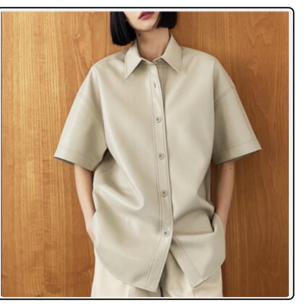 Aritzia Button Up Short Sleeve Vegan Leather Shacket